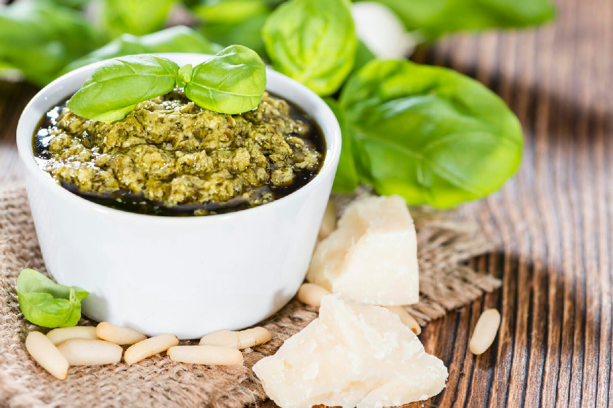 3 ingredienti trasformano il classico pesto: il condimento che il tuo palato amerà moltissimo