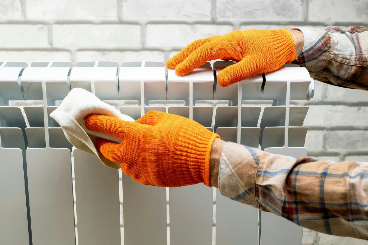 Molti non lo sanno, ma questo accorgimento migliora il calore dei caloriferi di casa