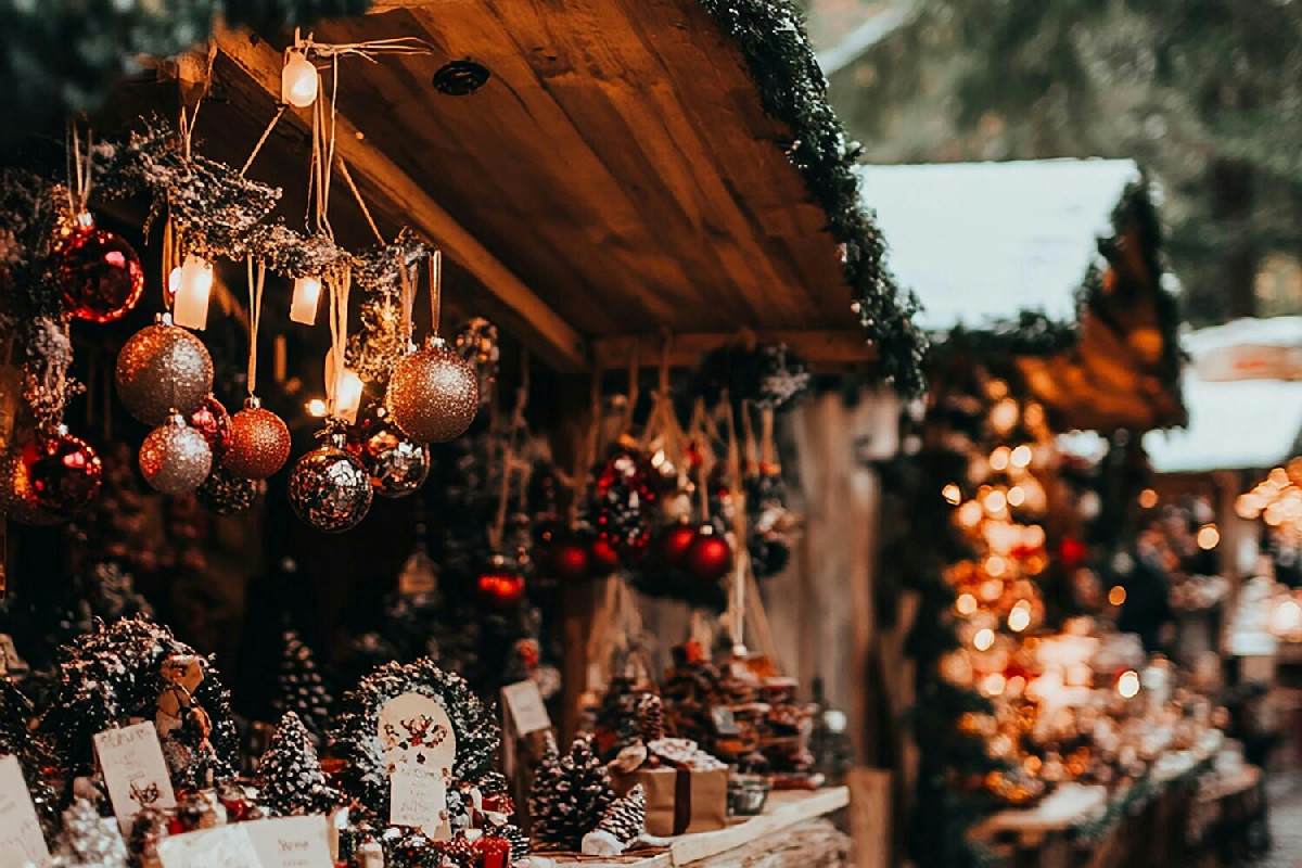 Perché Vienna ospita i mercatini di Natale più antichi del mondo? Un tuffo nella tradizione vera