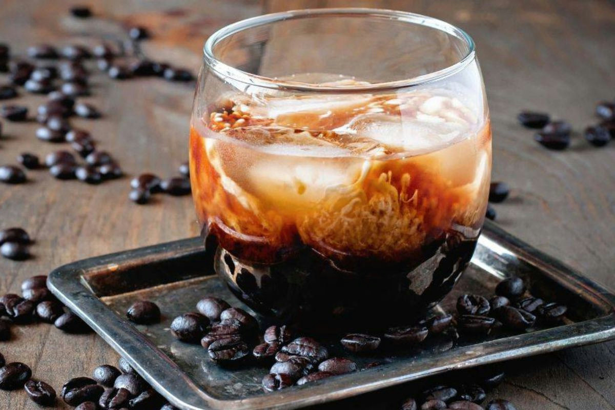 Prepara il liquore al caffè che tutti ameranno, un tocco in più cambia tutto